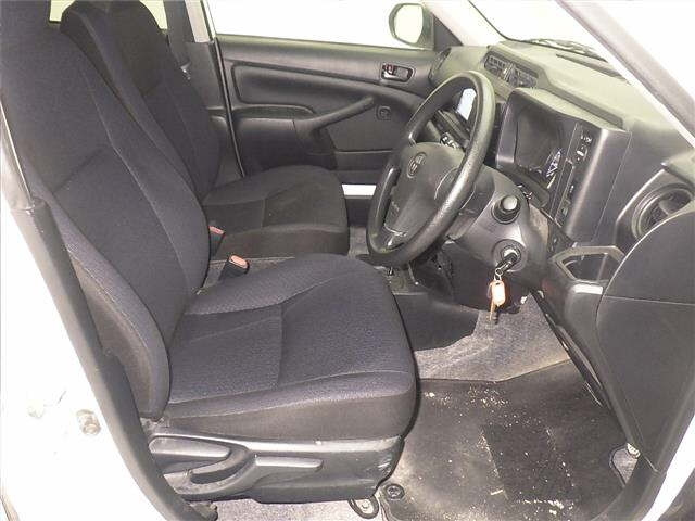 TOYOTA PROBOX 2022