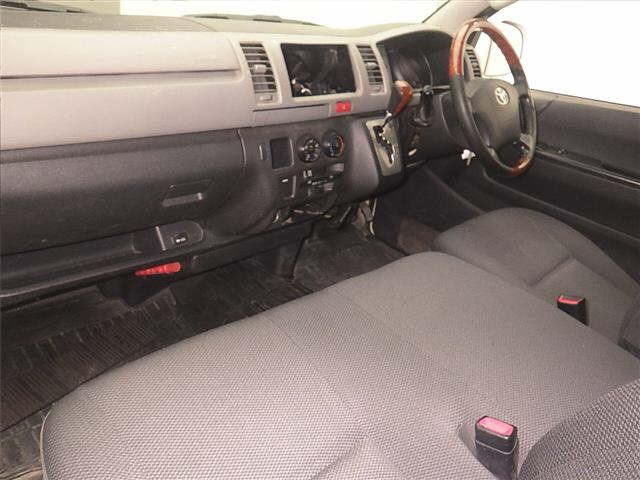 TOYOTA HIACE VAN 2013