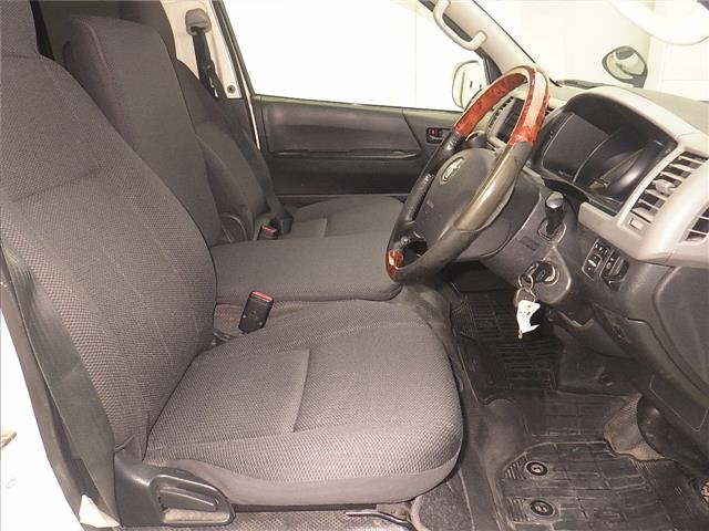 TOYOTA HIACE VAN 2013