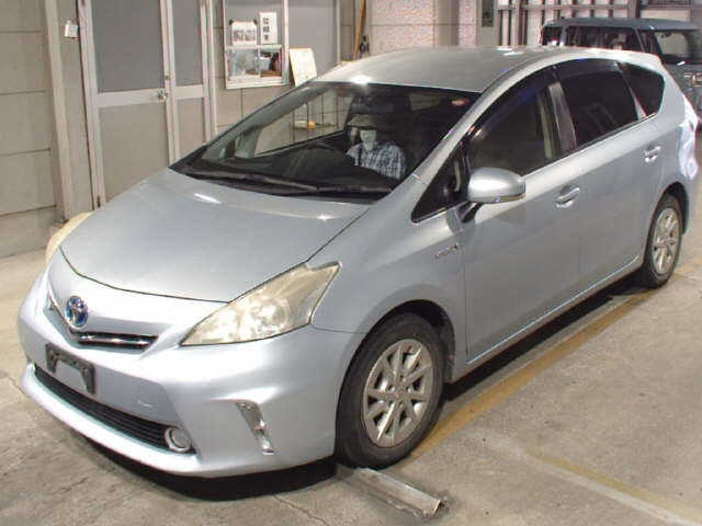 TOYOTA PRIUS ALPHA 2012