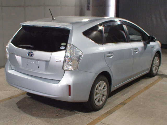TOYOTA PRIUS ALPHA 2012