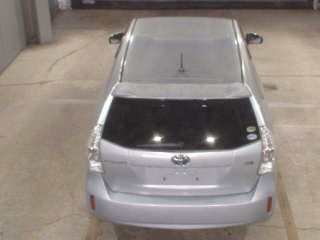 TOYOTA PRIUS ALPHA 2012