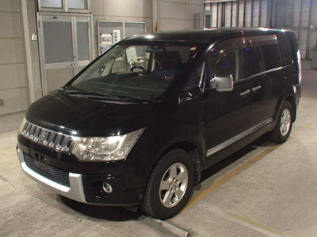 MITSUBISHI DELICA D5 2013