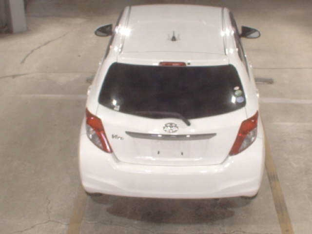 TOYOTA VITZ 2013
