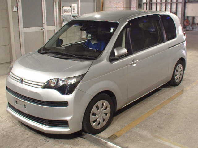 TOYOTA SPADE 2016