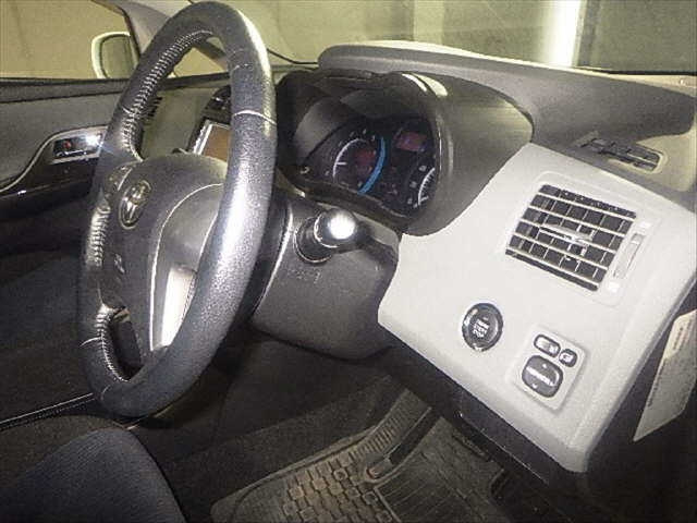TOYOTA MARK X ZIO 2012