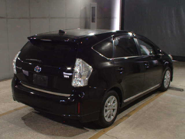 TOYOTA PRIUS ALPHA 2012