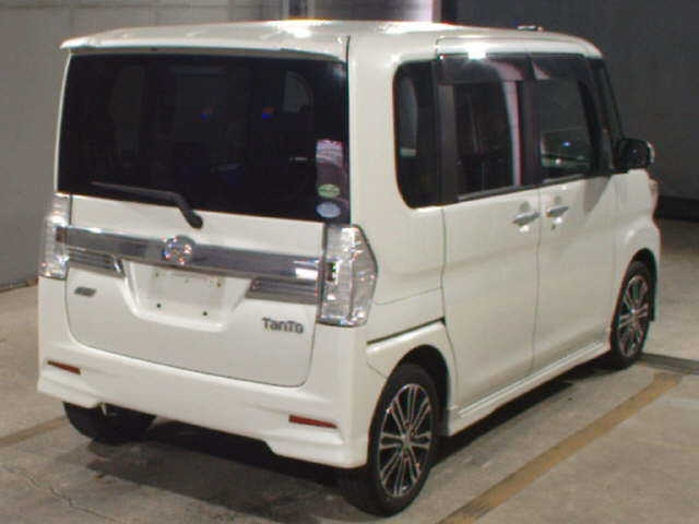 DAIHATSU TANTO 2013