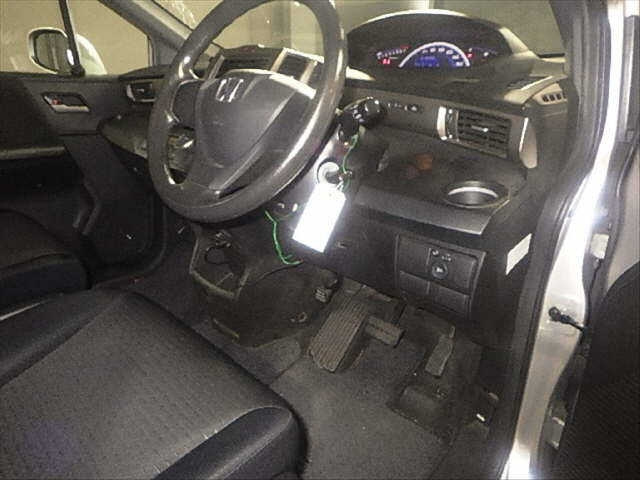 HONDA FREED 2011