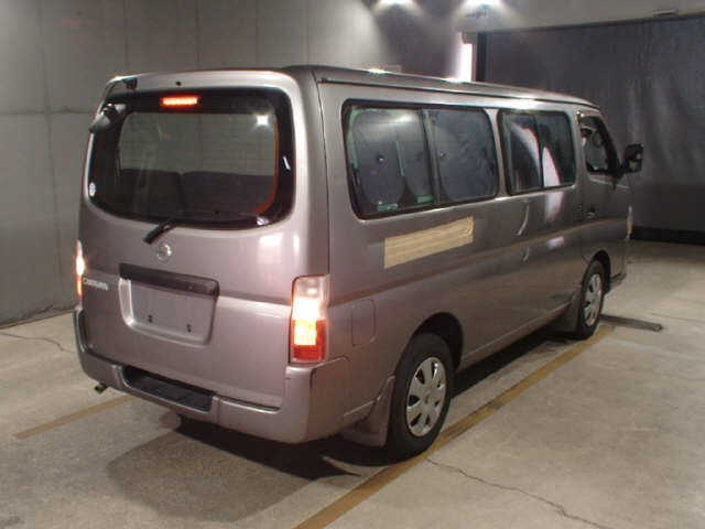 NISSAN CARAVAN 2010