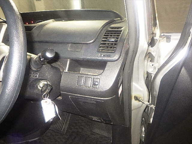 TOYOTA VOXY 2010