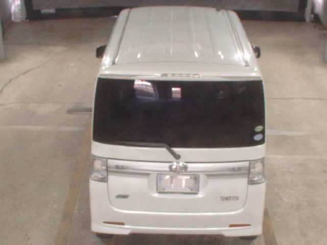 DAIHATSU TANTO 2012