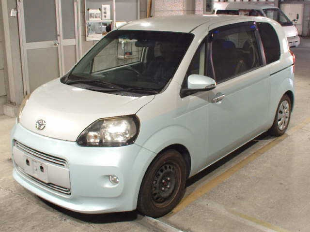 TOYOTA PORTE 2012