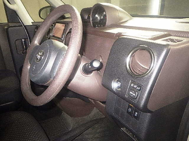 TOYOTA SPADE 2012