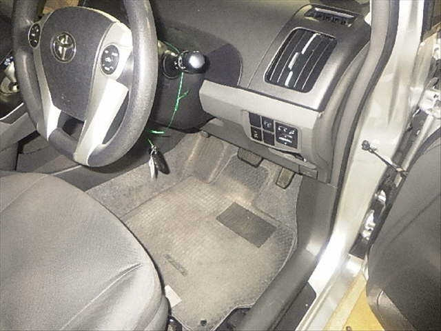 TOYOTA PRIUS 2011