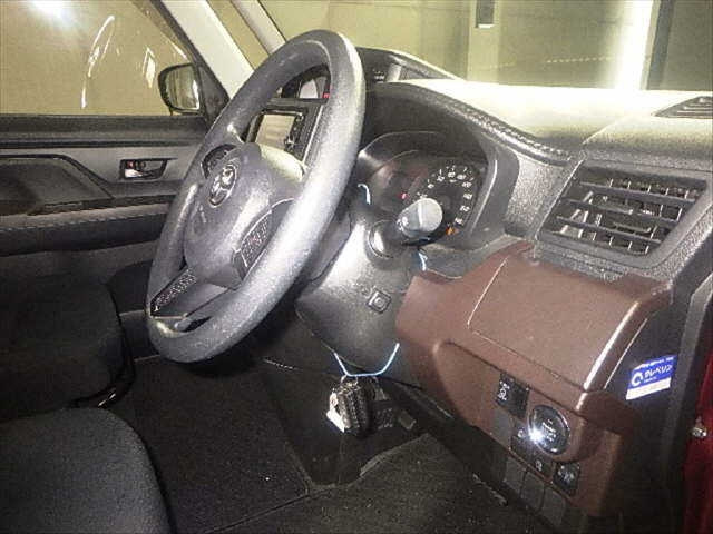 TOYOTA ROOMY 2017