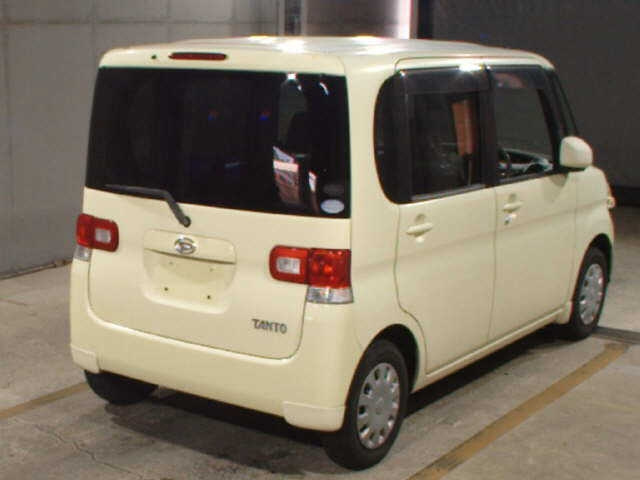DAIHATSU TANTO 2010