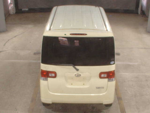 DAIHATSU TANTO 2010
