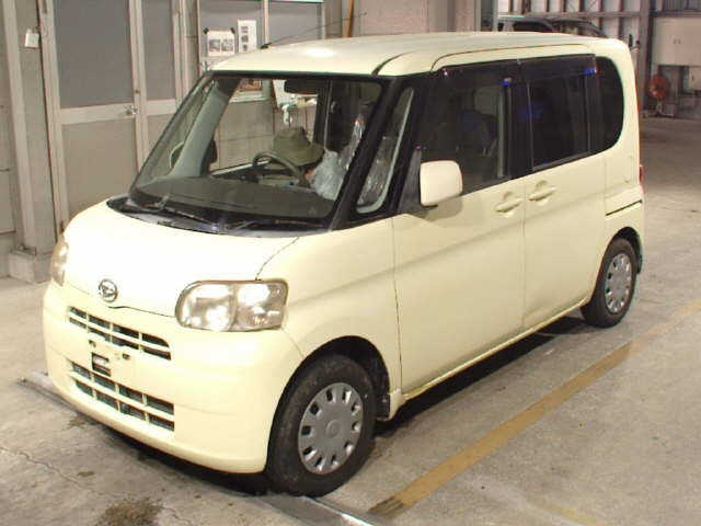 DAIHATSU TANTO 2010