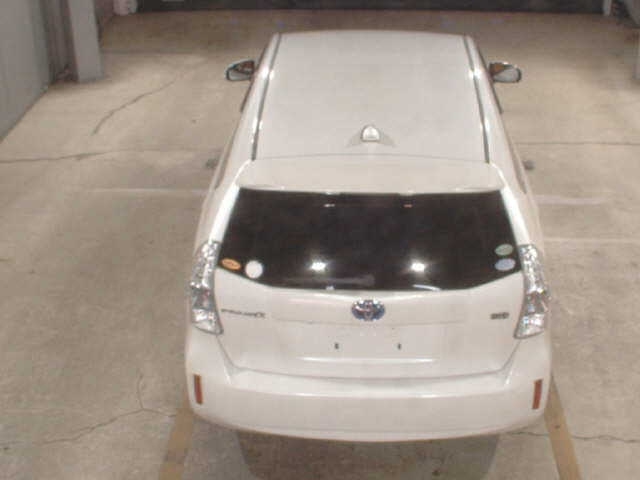 TOYOTA PRIUS ALPHA 2013