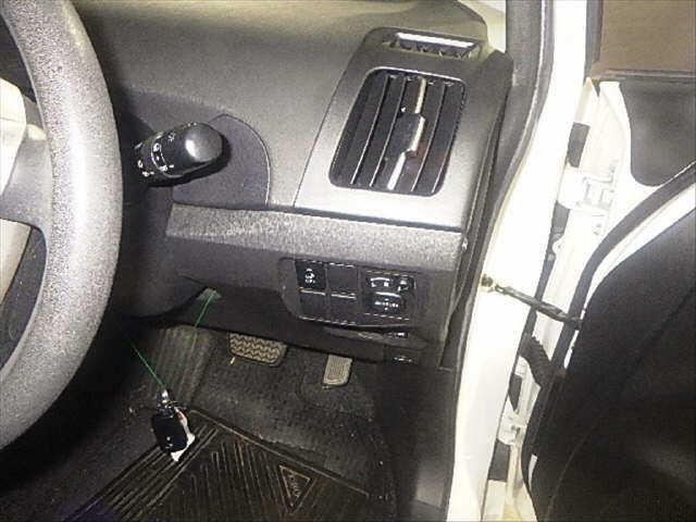 TOYOTA PRIUS 2012