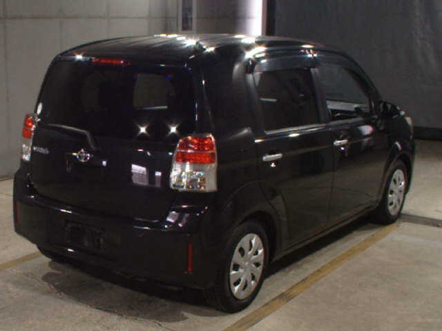 TOYOTA SPADE 2013