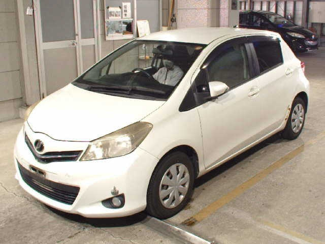 TOYOTA VITZ 2012