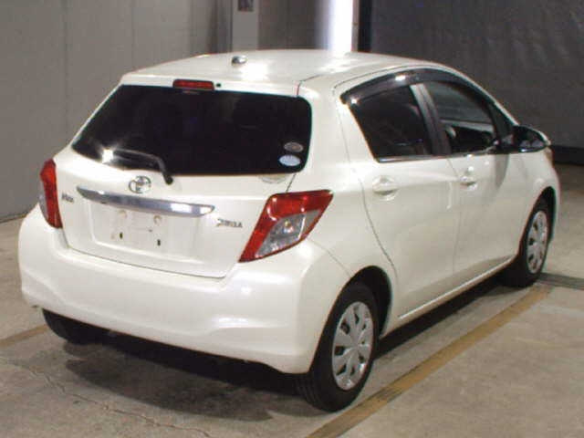 TOYOTA VITZ 2012