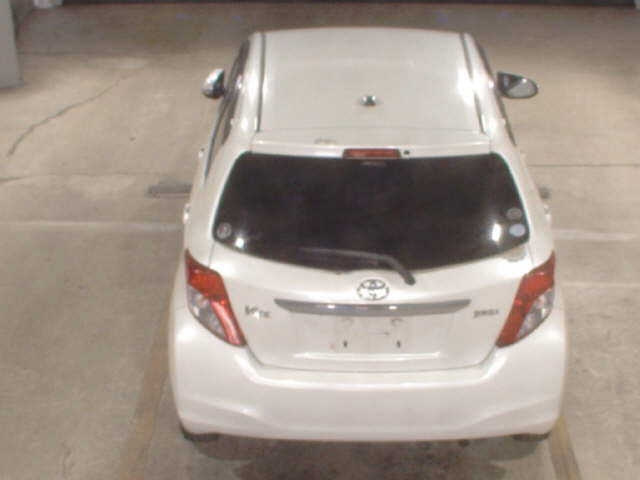 TOYOTA VITZ 2012