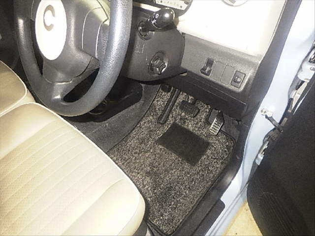DAIHATSU MIRA 2010