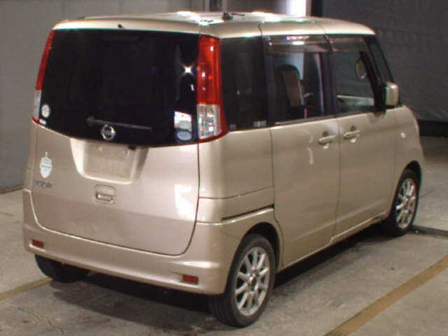 NISSAN ROOX 2010