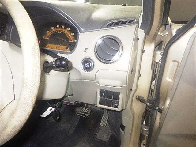 NISSAN ROOX 2010