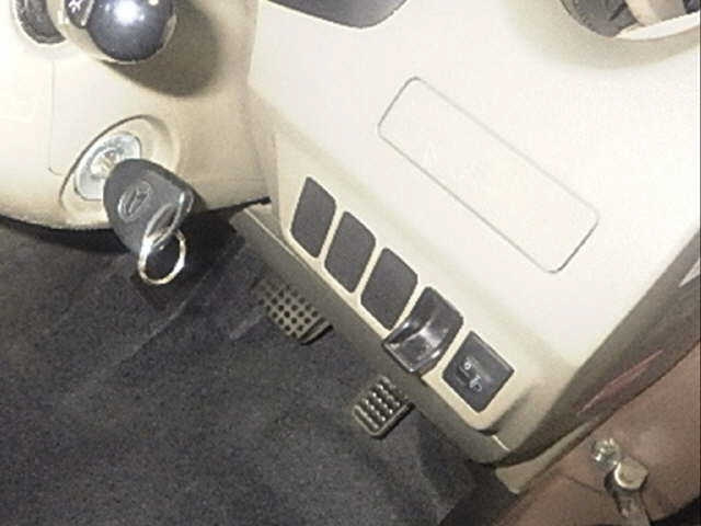 DAIHATSU MIRA 2012