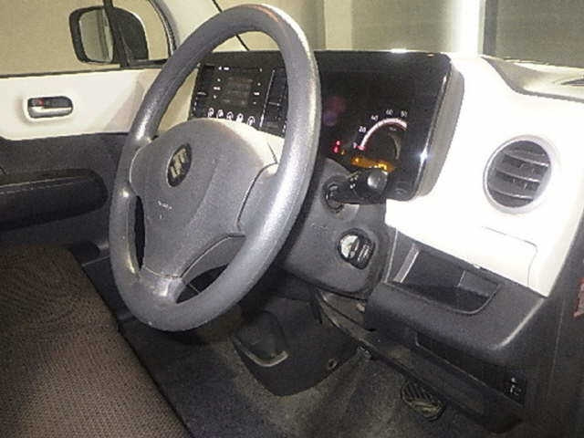 SUZUKI MRWAGON 2011