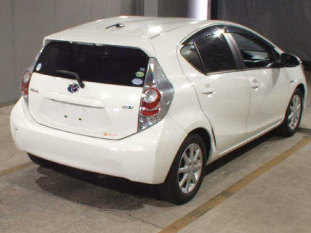 TOYOTA AQUA 2013
