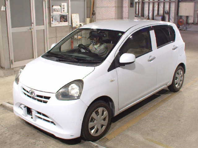 DAIHATSU MIRA E S 2012