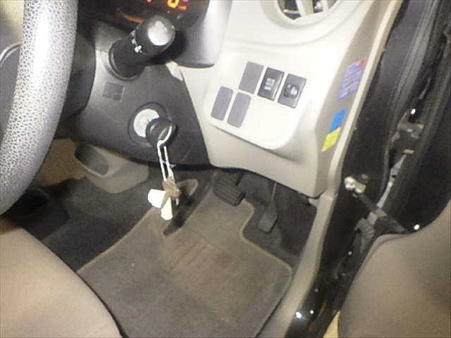 DAIHATSU MIRA E S 2012