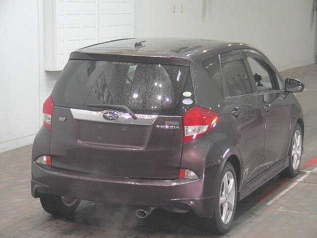 SUBARU TREZIA 2011