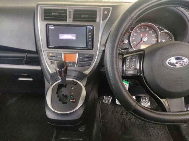 SUBARU TREZIA 2011