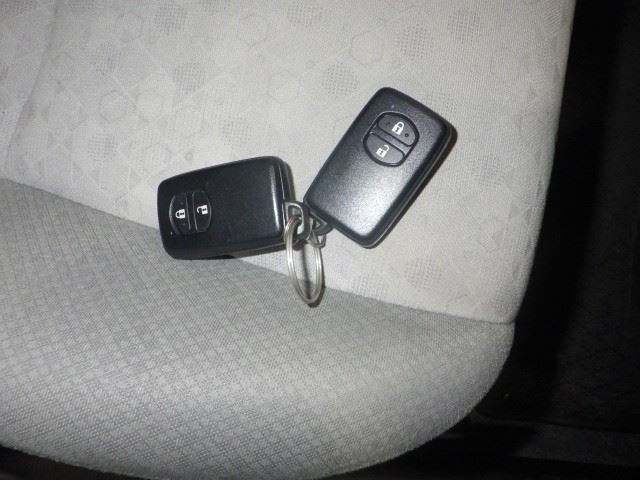 TOYOTA VITZ 2012