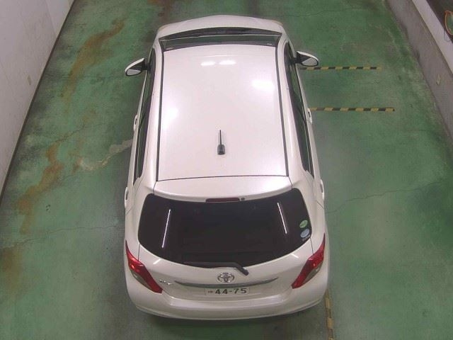 TOYOTA VITZ 2012