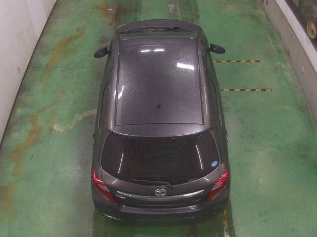 TOYOTA VITZ 2014