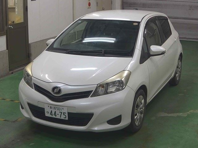 TOYOTA VITZ 2012