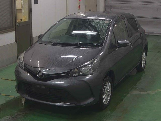 TOYOTA VITZ 2014