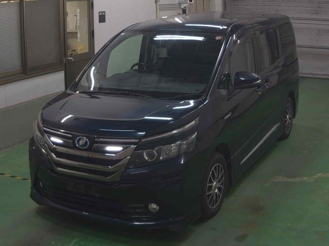 TOYOTA VOXY 2014