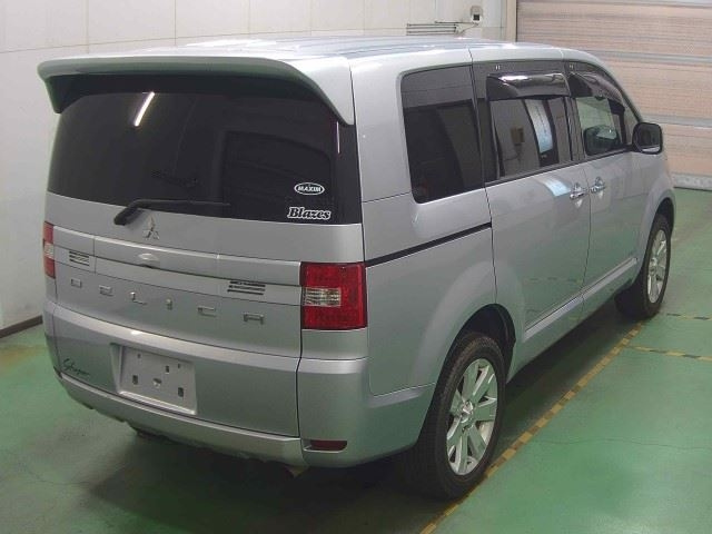 MITSUBISHI DELICA D5 2010