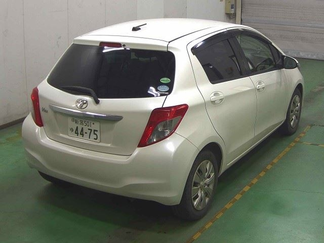 TOYOTA VITZ 2012