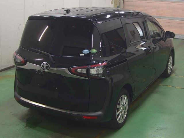 TOYOTA SIENTA 2016