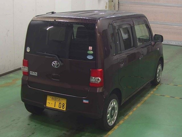 TOYOTA PIXIS SPACE 2016