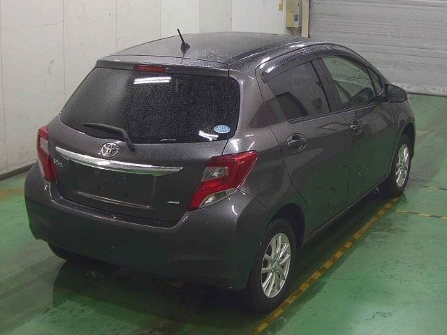 TOYOTA VITZ 2014